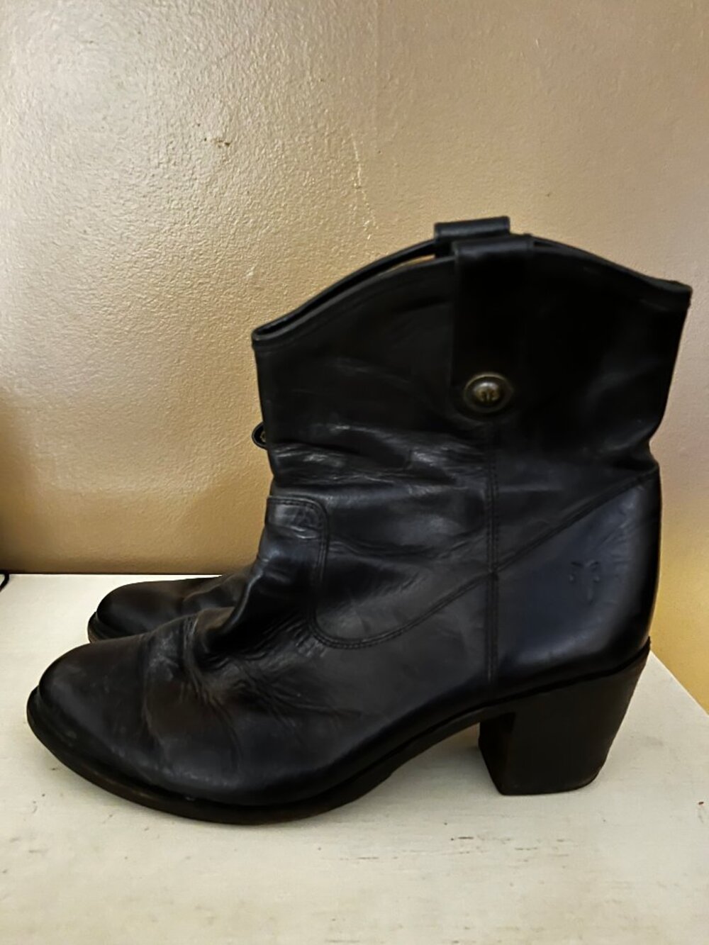 Frye Jackie Button Short Black Leather Western Boots Size 9